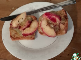 Тартины с нектаринами, горгонзолой и тимьяном