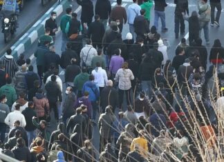 В Иране массовые протесты, есть погибшие. Трамп пригрозил вмешательством