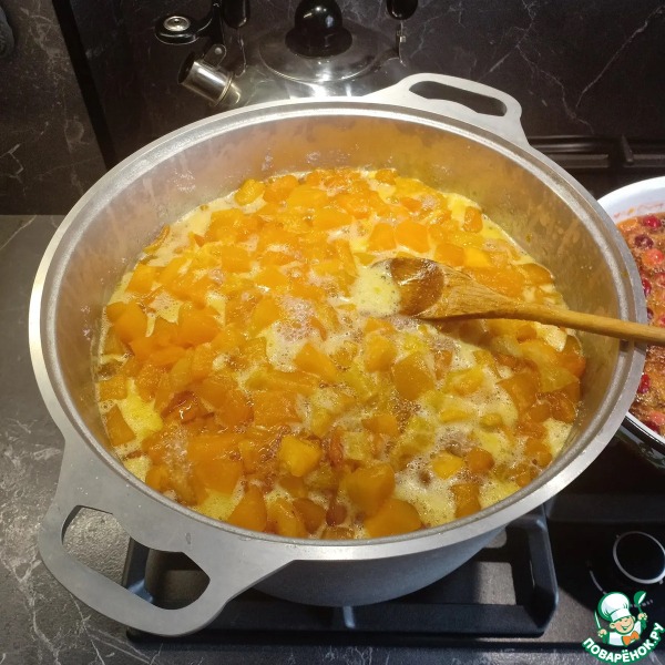 Варенье с тыквой, курагой и апельсинами