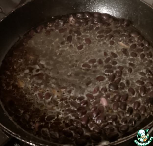 Запечённые перцы, фасоль и каперсы