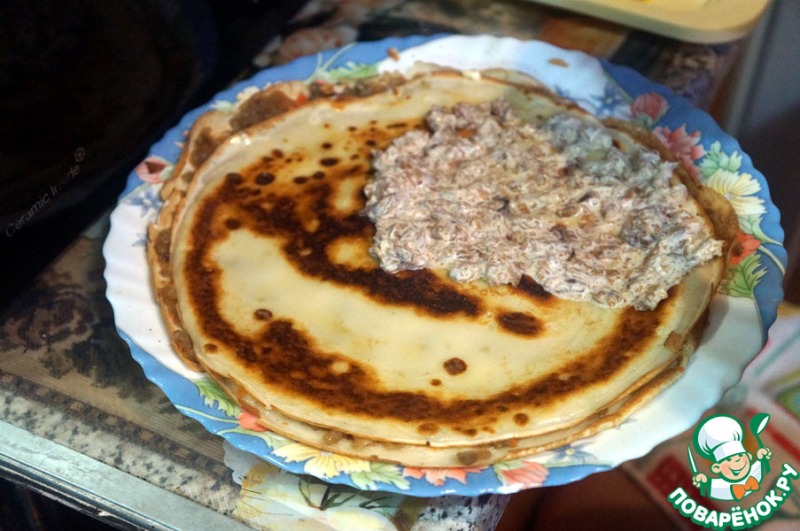 Блинный пирог с грибами