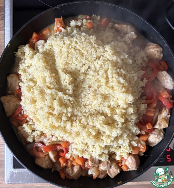 Булгур с куриной грудкой и овощами