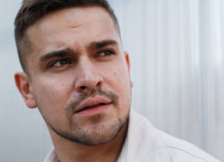 Где сейчас актер Максим Девизоров, который ушел воевать сразу после начала большого вторжения