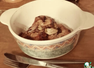 Курица с панчеттой и артишокаии