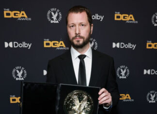 Мстислав Чернов получил премию Гильдии режиссеров США за фильм «2000 метров до Авдеевки»