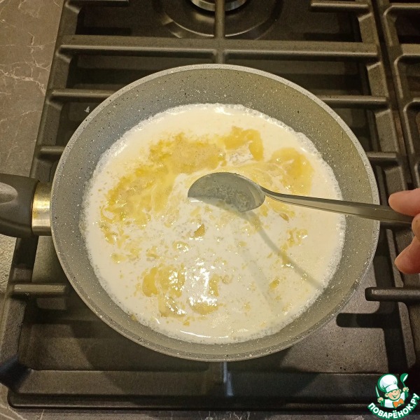 Запеченая белая рыба с сырным соусом