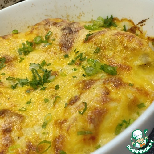 Запеченая белая рыба с сырным соусом