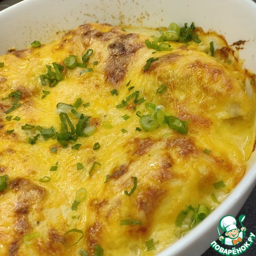 Запеченая белая рыба с сырным соусом