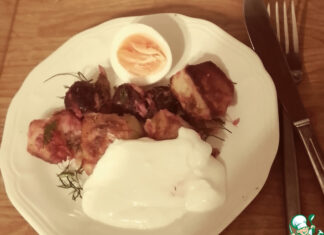 Картофельный салат со свеклой, скумбрией, хреном