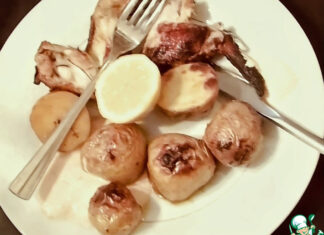 Куриные крылья с картофелем и харисой