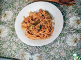 Лапша с крабом и спаржей