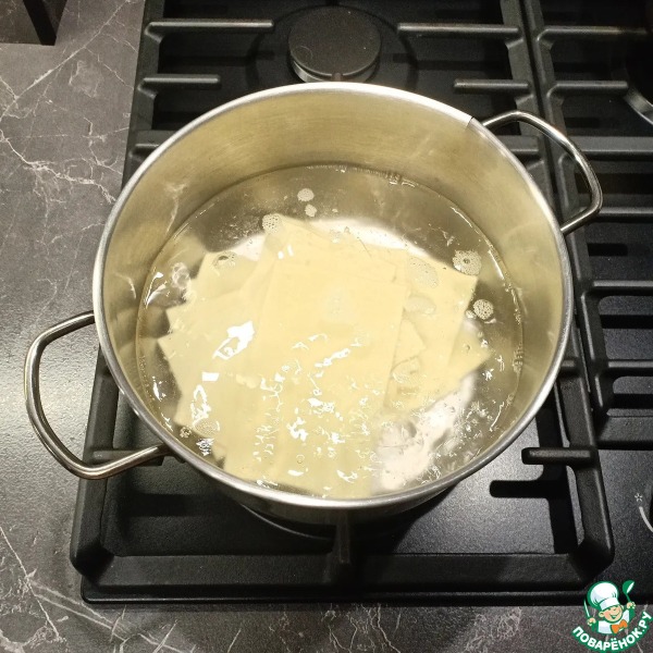 Лазанья с курицей и грибами