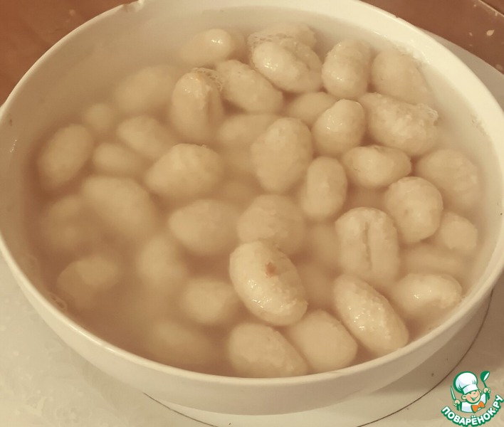 Ньокки, запечённые с помидорами и моцареллой