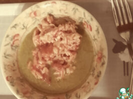 Орзо, запеченные с перцами, оливками, халуми