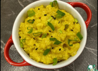 Рис в сметанном соусе на сковороде