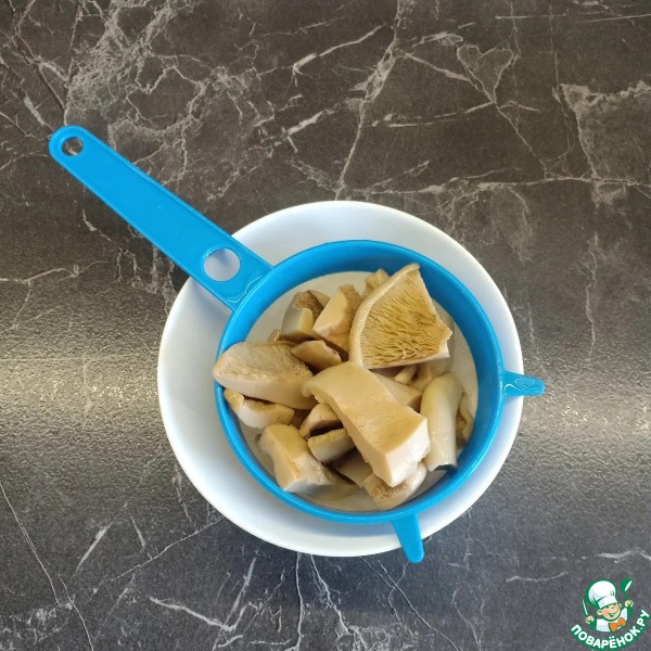 Салат &laquo;Грузди под сугробом&raquo;