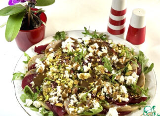 Салат из свеклы и карамелизированной груши