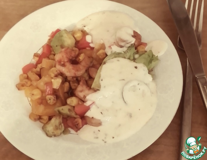 Салат с креветками и кукурузой