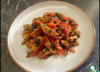 Салат с курицей и болгарским перцем