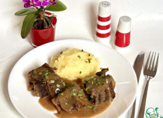 Тушёные говяжьи рёбра