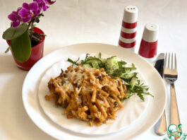 Запеканка с макаронами, фаршем и фетой