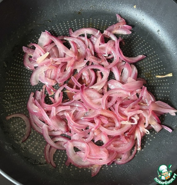 Брокколи с луком и оливками