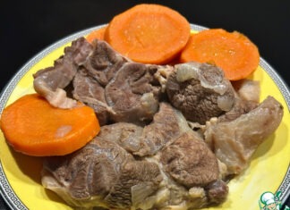 Голяшка коровья. Тушеная с овощами
