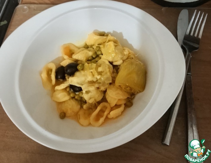 Марокканский тажин с артишоками, маслинами, горошком