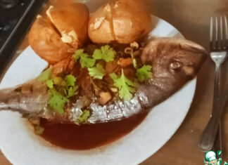 Морской лещ с зелёным луком, имбирем