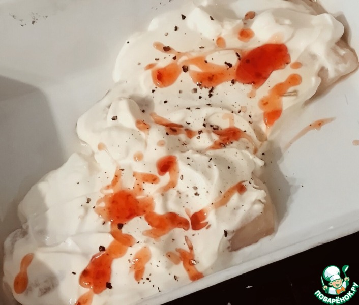 Треска, запечённая под сметаной с пармезаном