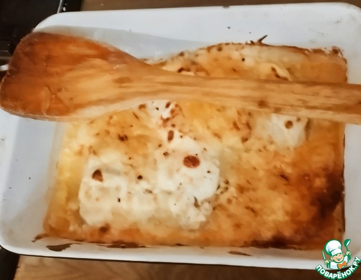 Треска, запечённая под сметаной с пармезаном