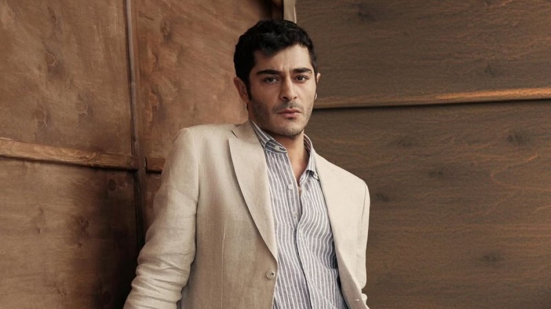 Звезду сериала "Королева ночи" Бурака Дениза задержали по делу о наркотиках