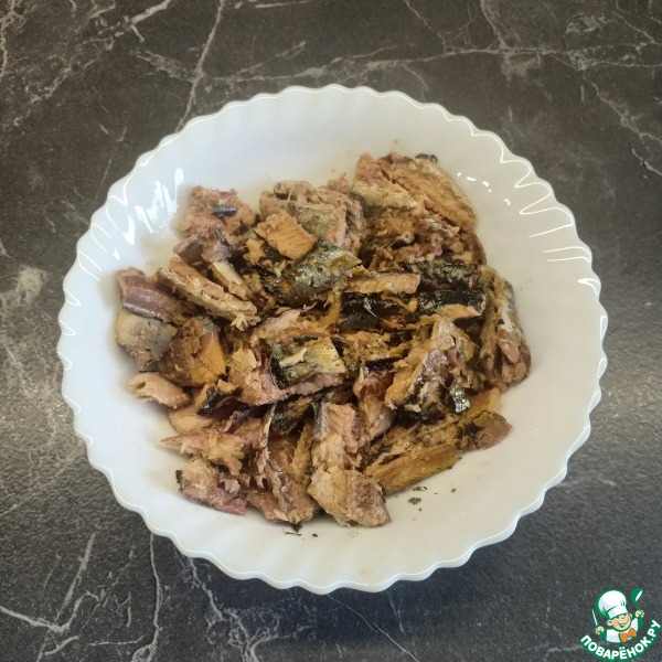 Рулет из лаваша с сайрой и сыром