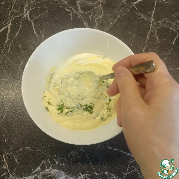 Рулет из лаваша с сайрой и сыром