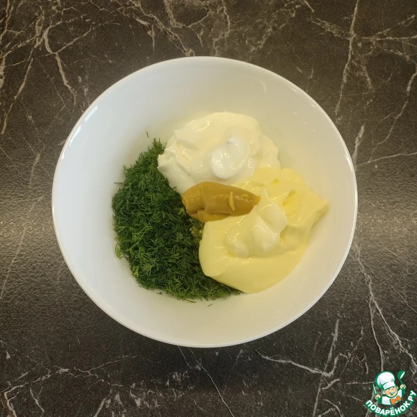 Рулет из лаваша с сайрой и сыром