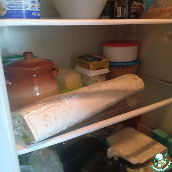 Рулет из лаваша с сайрой и сыром