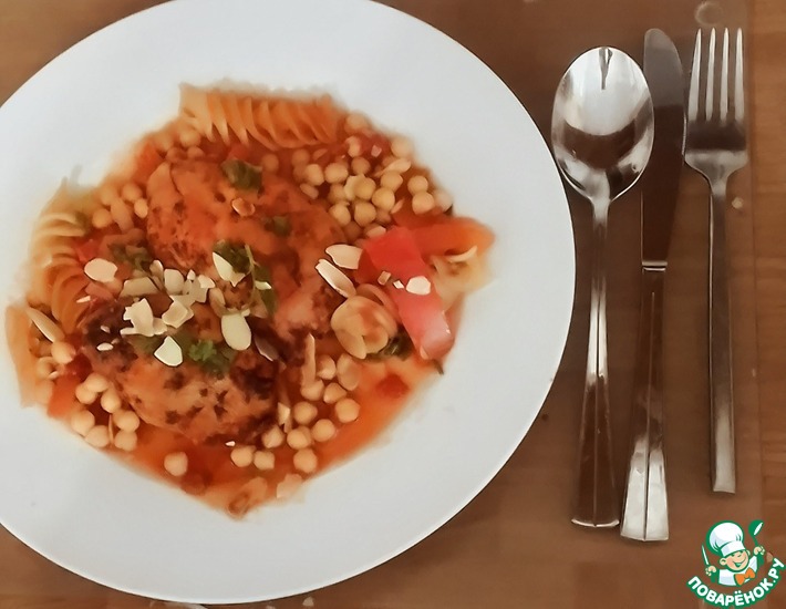 Запеканка из курицы, пасты и нута