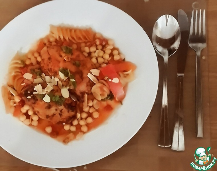 Запеканка из курицы, пасты и нута