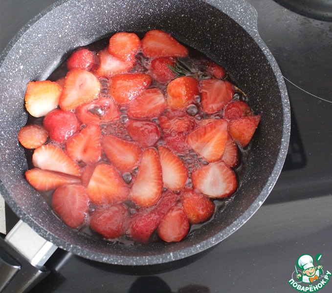 Гренки с клубникой