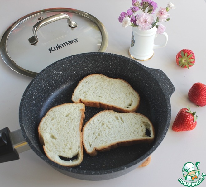 Гренки с клубникой