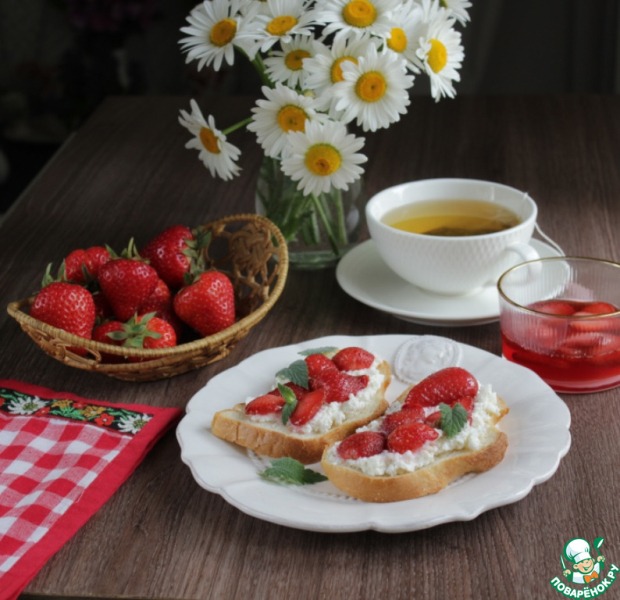 Гренки с клубникой