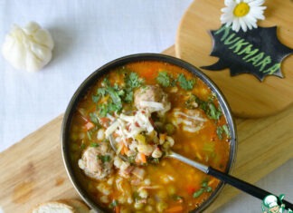 Минестроне с перловкой и фрикадельками