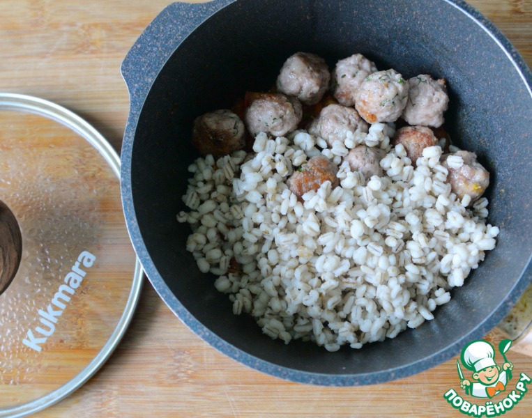 Минестроне с перловкой и фрикадельками
