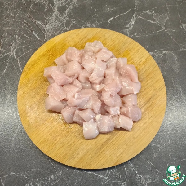 Паста с курицей, грибами и песто