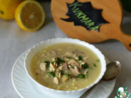 Португальский куриный суп с лимоном и мятой