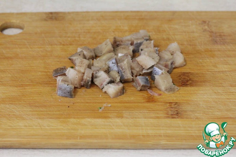 Салат с сельдью и горошком