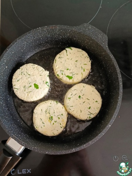 Соленые сырники с зеленью
