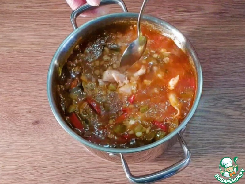 Суп с маринованными огурцами и перловкой