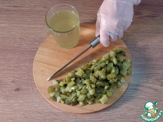 Суп с маринованными огурцами и перловкой