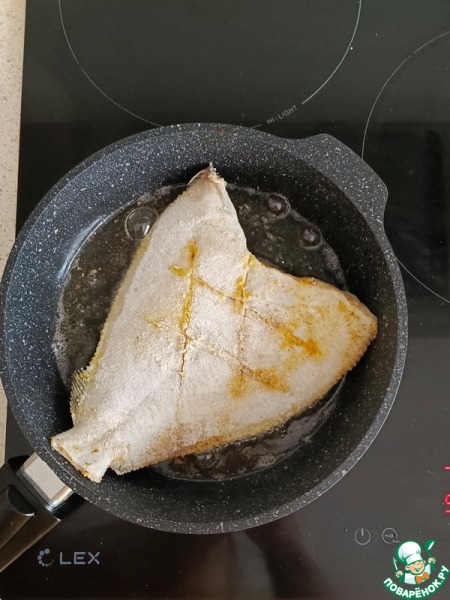 Жареная камбала целиком на сковороде
